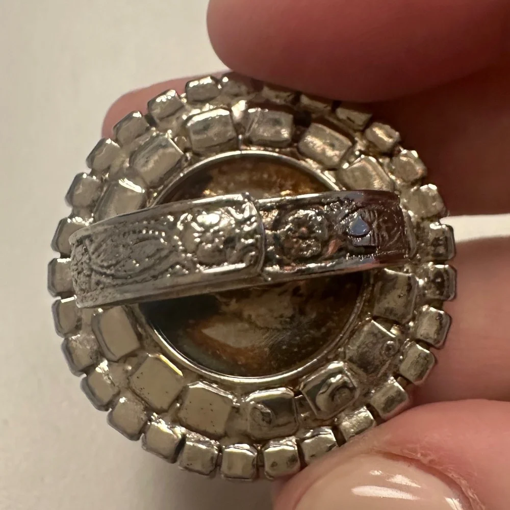 TOVA - Silver Plated Amethyst & VioletCrystal Encircled Sun Face Statement Ring - Picture 12 of 16